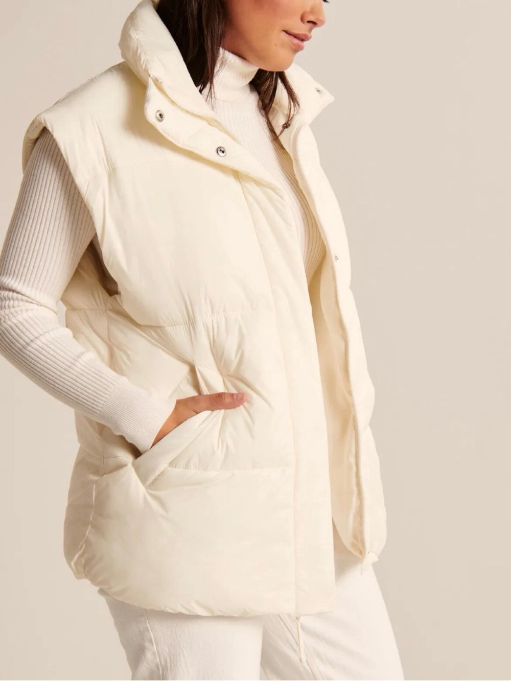 Women's Abercrombie & Fitch Cream Oversized Quilted Puffer Vest